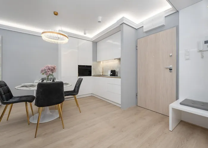 Elegant Apartment With Balcony By The Oder River In Wroclaw By Renters Prestige