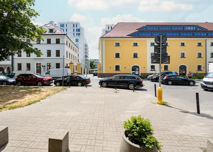 Elegant Apartment With Balcony By The Oder River In Wroclaw By Renters Prestige