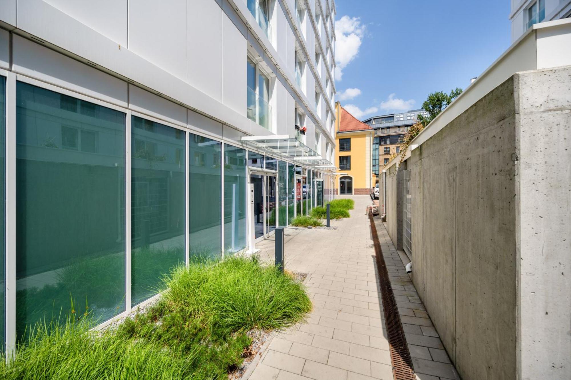 Elegant With Balcony By The Oder River In By Renters Prestige Wroclaw