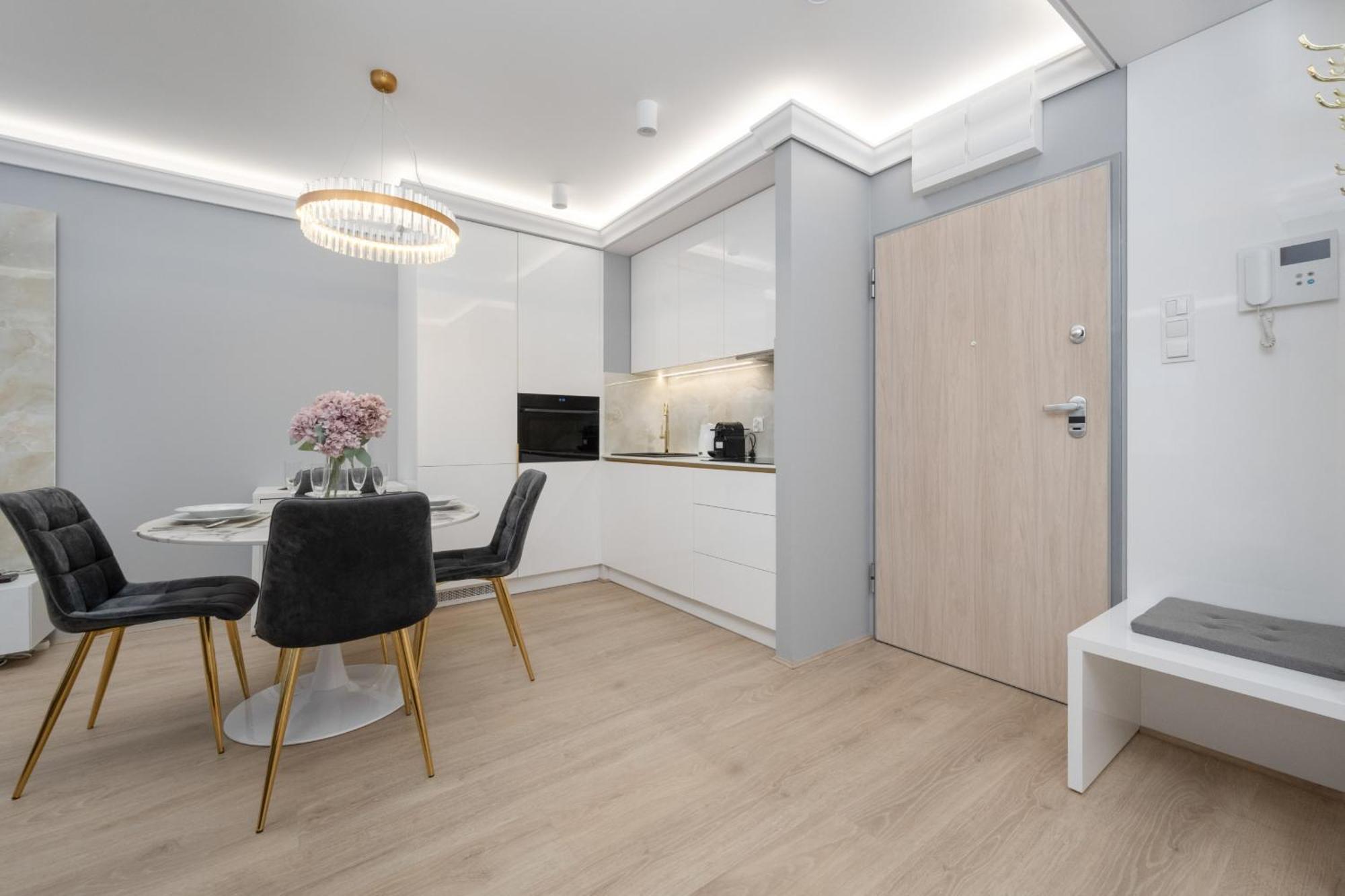 Elegant With Balcony By The Oder River In By Renters Prestige Apartment *