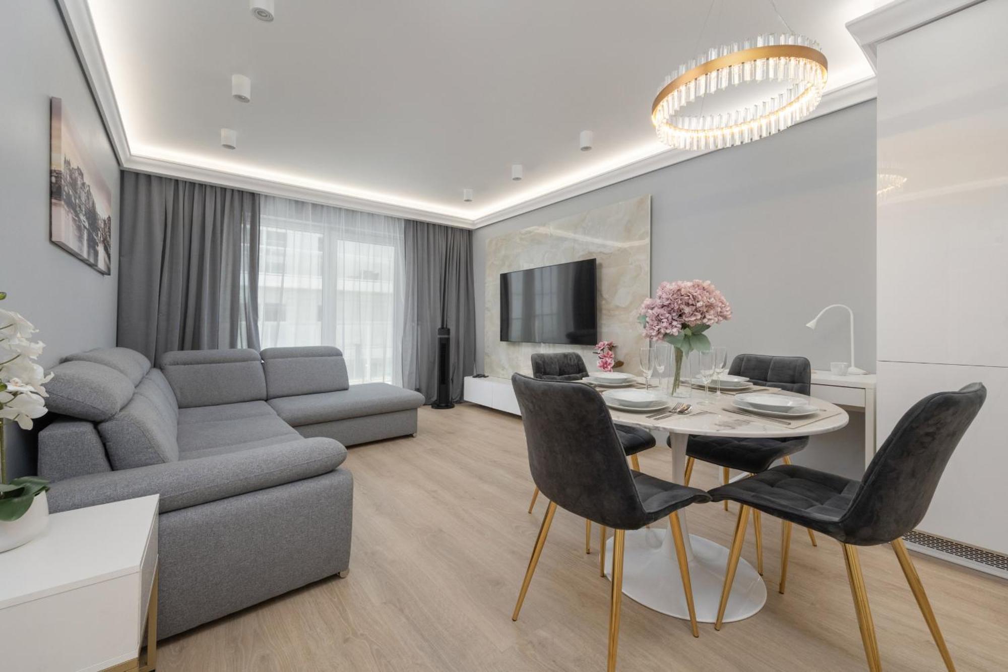 Apartment Elegant With Balcony By The Oder River In By Renters Prestige *