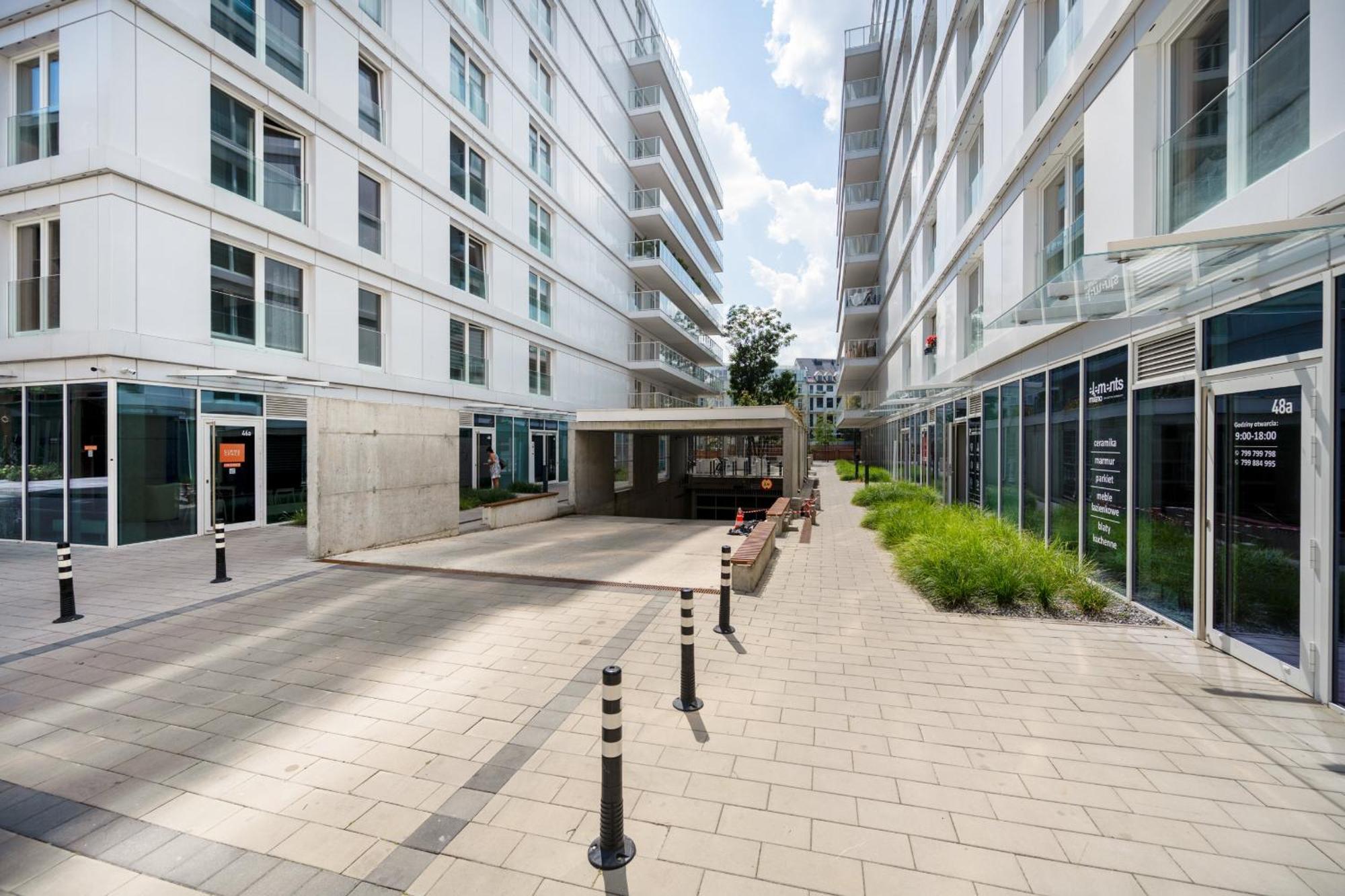 Elegant With Balcony By The Oder River In By Renters Prestige Apartment Wroclaw