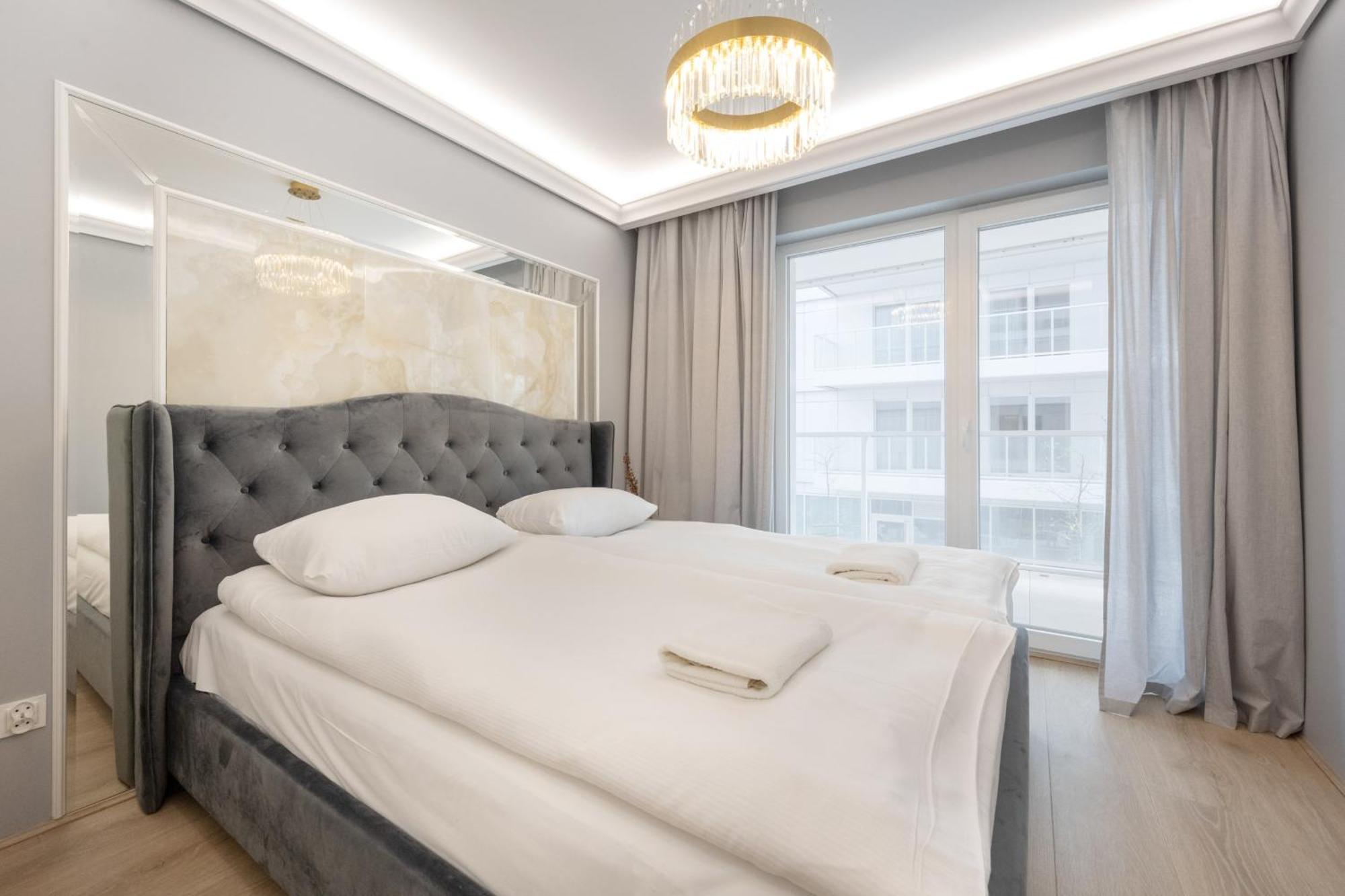Apartment Elegant With Balcony By The Oder River In By Renters Prestige *